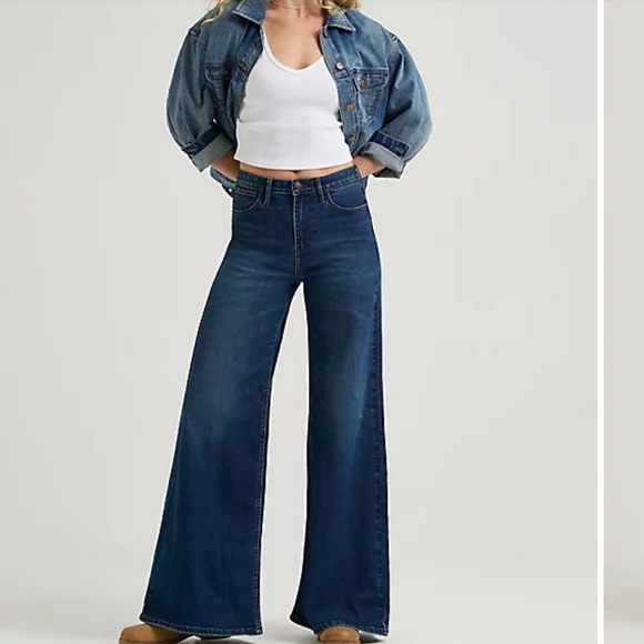 Women's Wranglers High rise wide leg size size 14 32x40 - Picture 1 of 2